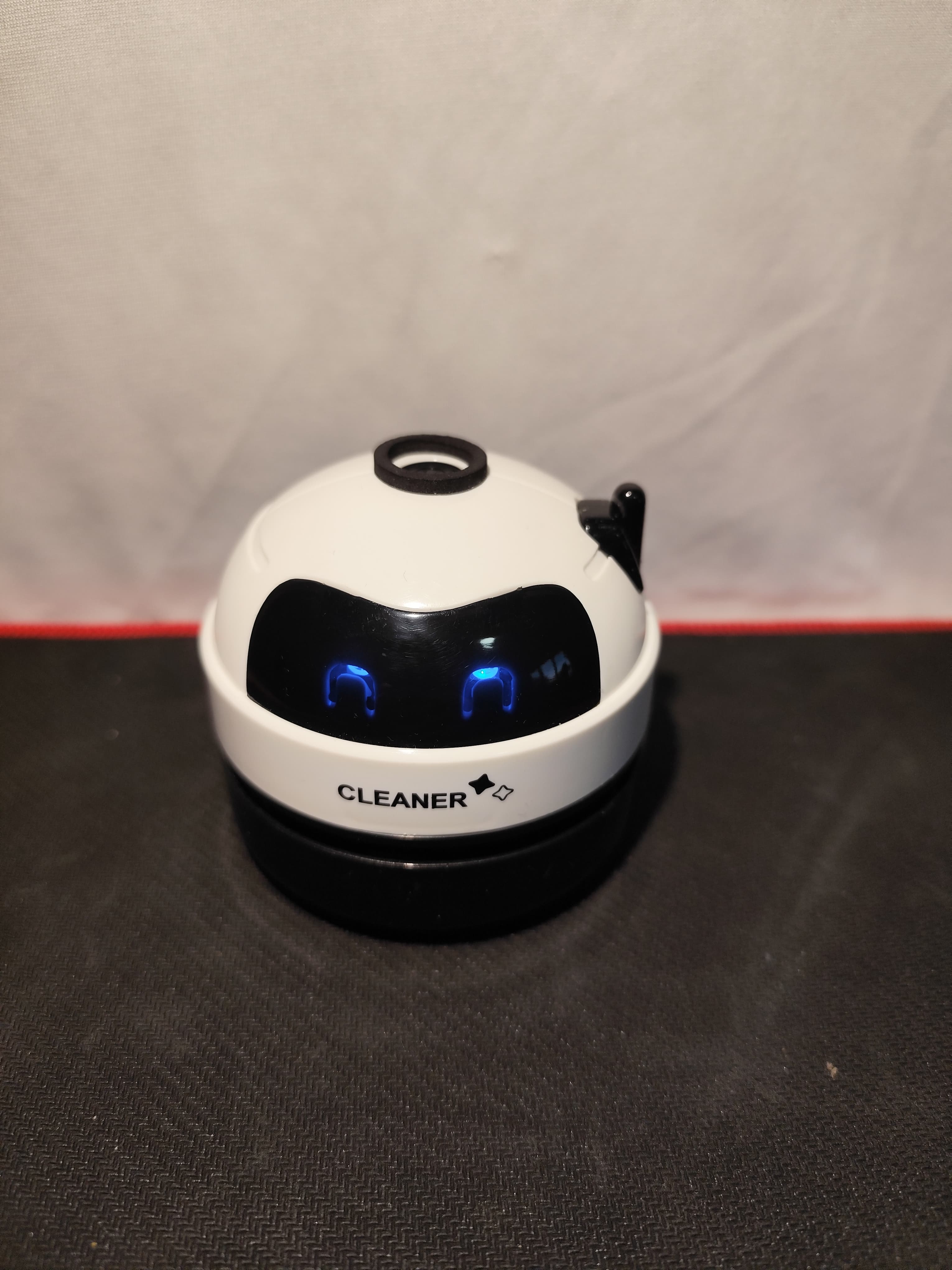 Mini odkurzacz na biurko